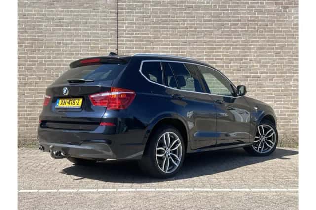 BMW X3 (2013) thumbnail 2