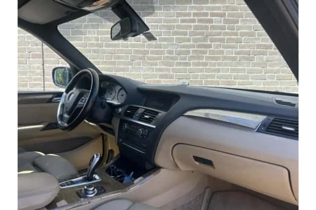 BMW X3 (2013) thumbnail 3