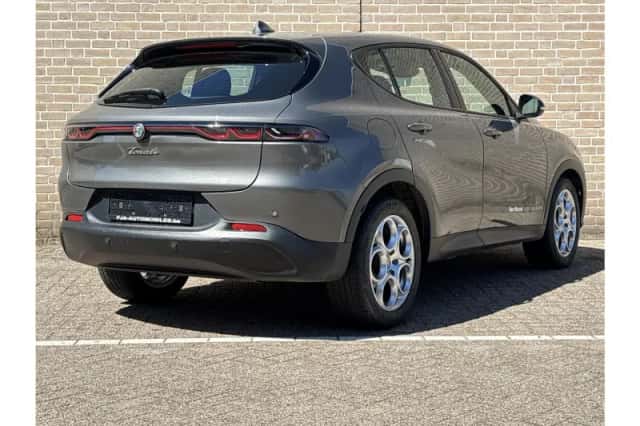 Alfa Romeo Tonale (2023) thumbnail 2