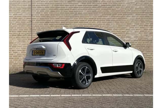 Kia Niro (2023) thumbnail 2