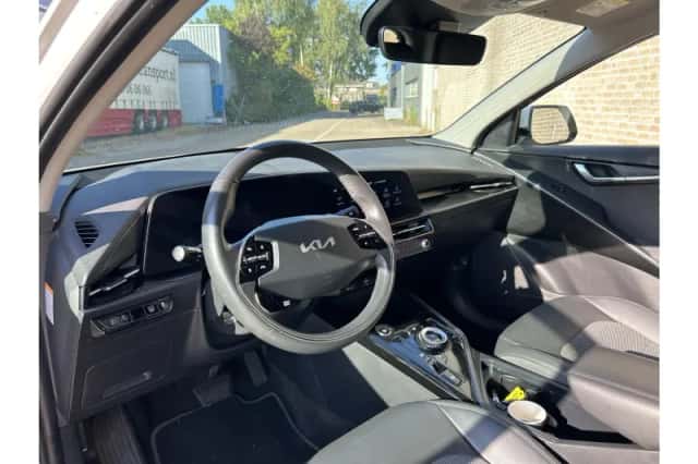 Kia Niro (2023) thumbnail 3