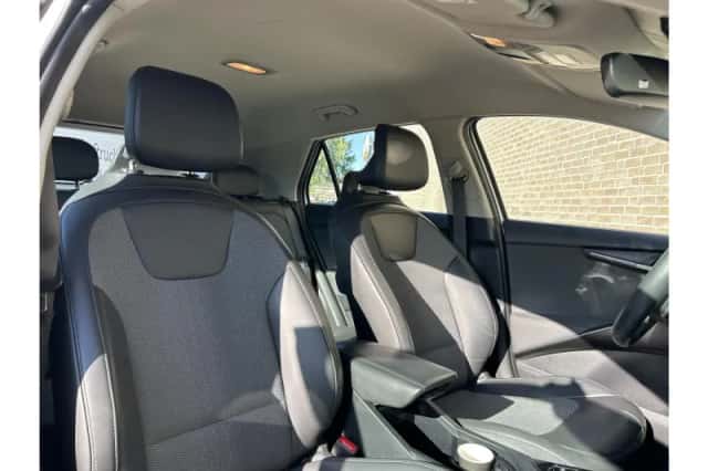 Kia Niro (2023) thumbnail 4