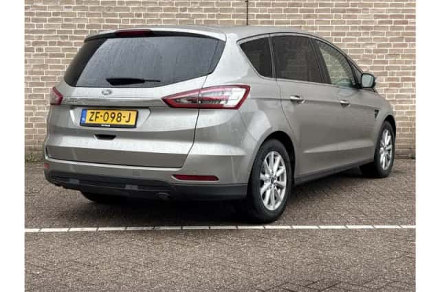 Ford S-Max (2016) thumbnail 2