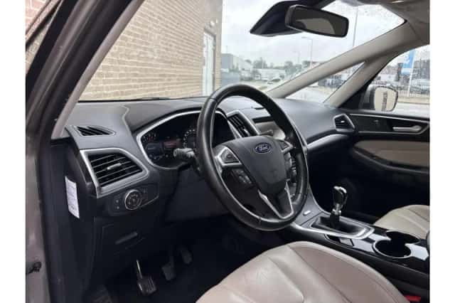 Ford S-Max (2016) thumbnail 3
