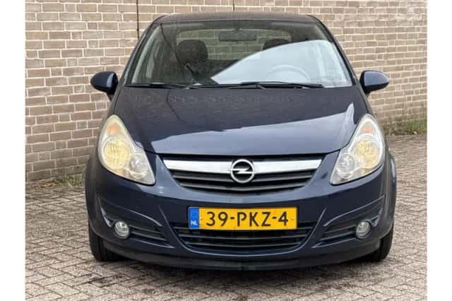 Opel Corsa (2011) thumbnail 5