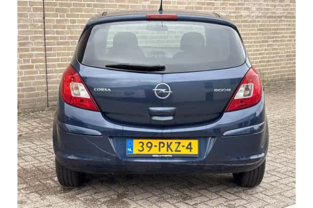 Opel Corsa (2011) thumbnail 6