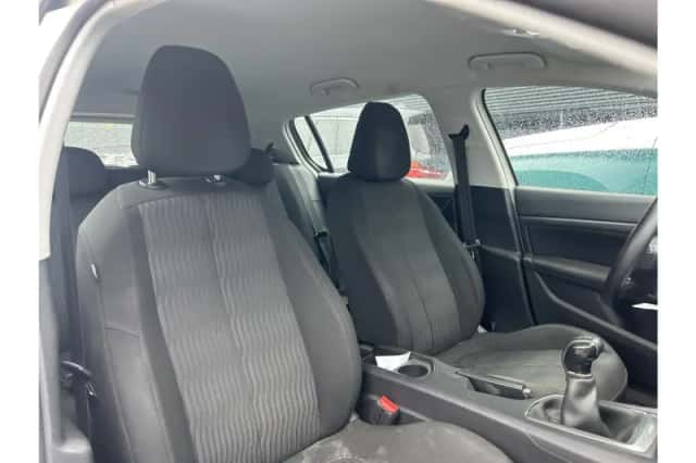 Peugeot 308 (2014) thumbnail 4