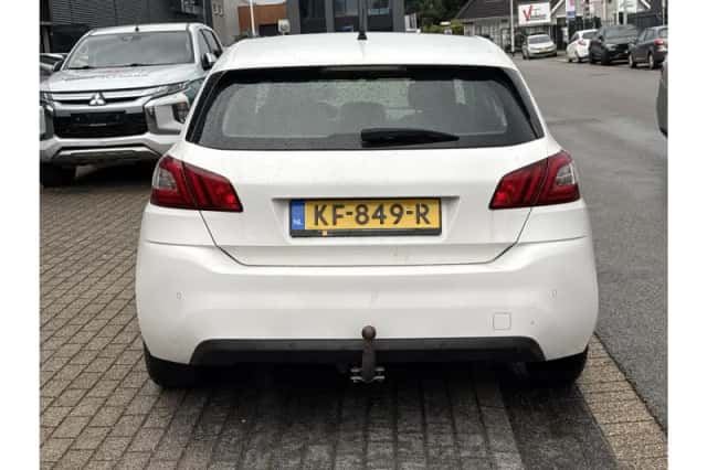 Peugeot 308 (2014) thumbnail 6