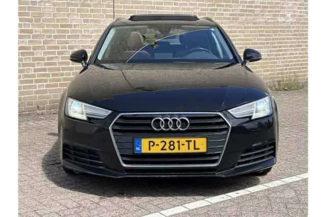 Audi A4 (2017) thumbnail 5