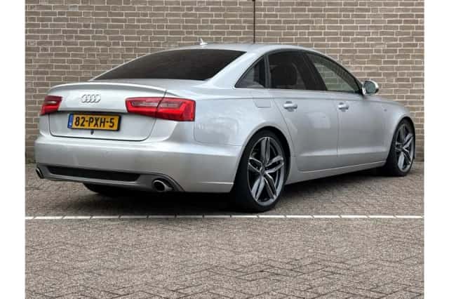 Audi A6 (2011) thumbnail 2