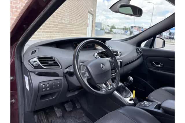 Renault Grand Scénic (2013) thumbnail 3