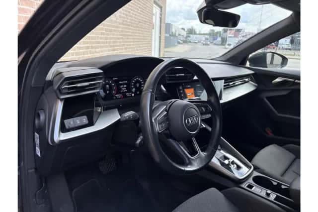 Audi A3 (2021) thumbnail 3