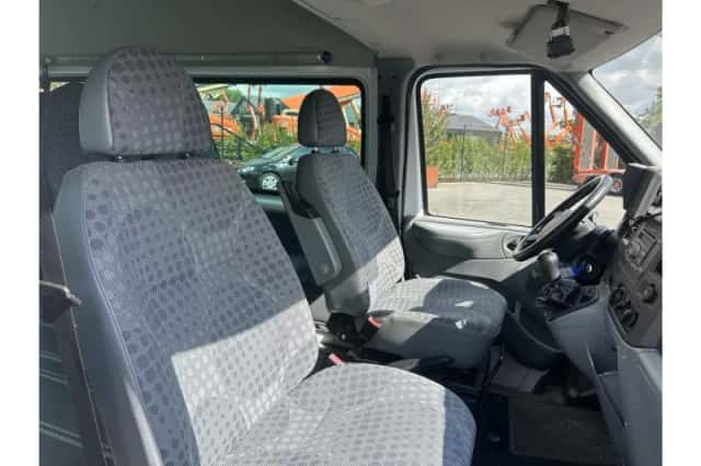 Ford Transit (2009) thumbnail 4