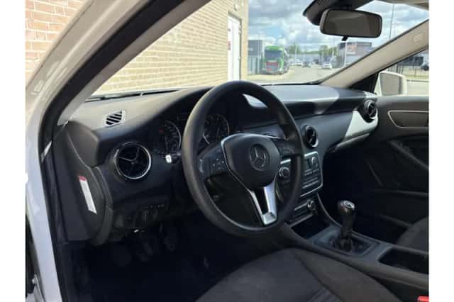 Mercedes-Benz A-Klasse (2014) thumbnail 3