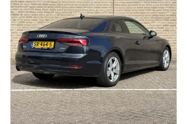 Audi A5 (2018) thumbnail 2