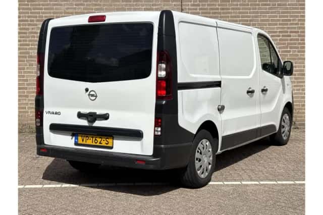 Opel Vivaro (2015) thumbnail 2