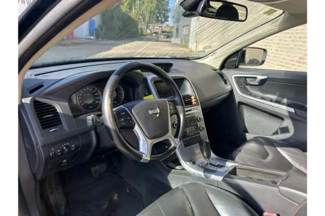 Volvo XC60 (2009) thumbnail 3