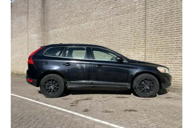 Volvo XC60 (2009) thumbnail 6