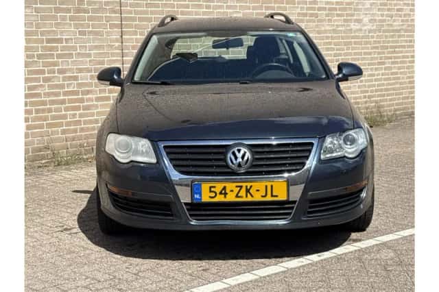 Volkswagen Passat (2008) thumbnail 5