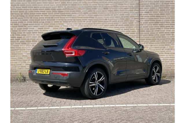 Volvo XC40 (2020) thumbnail 2