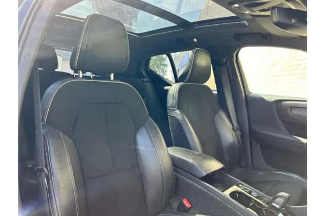 Volvo XC40 (2020) thumbnail 4