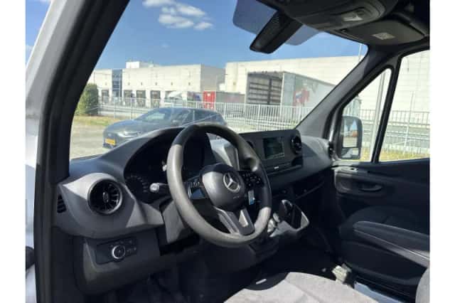 Mercedes-Benz Sprinter (2020) thumbnail 3
