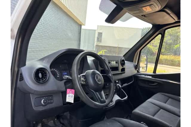Mercedes-Benz Sprinter (2019) thumbnail 3