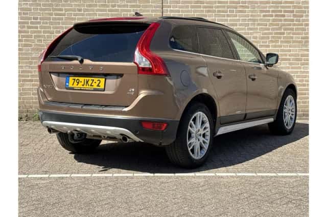 Volvo XC60 (2009) thumbnail 2