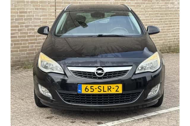 Opel Astra (2011) thumbnail 5