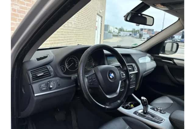 BMW X3 (2013) thumbnail 3