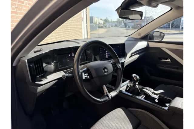 Opel Astra (2023) thumbnail 3
