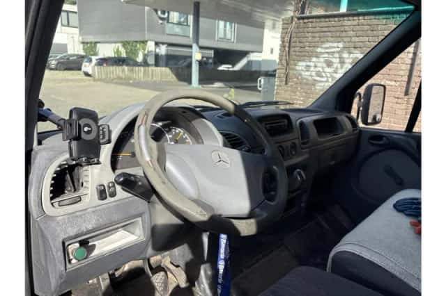Mercedes-Benz Sprinter (2000) thumbnail 3