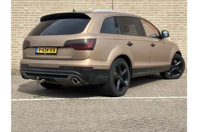 Audi Q7 (2011) thumbnail 2