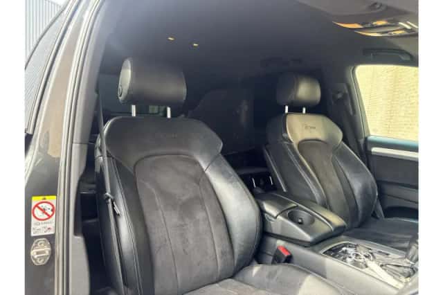 Audi Q7 (2011) thumbnail 4