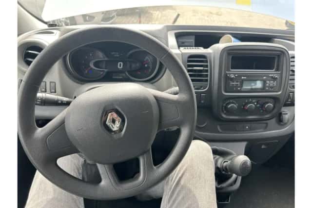 Renault Trafic (2018) thumbnail 3