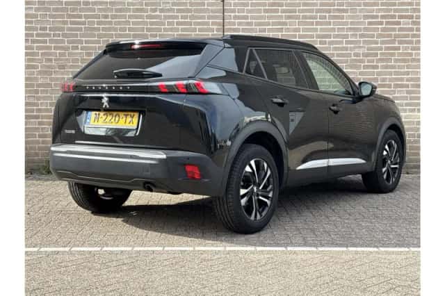 Peugeot 2008 (2022) thumbnail 2