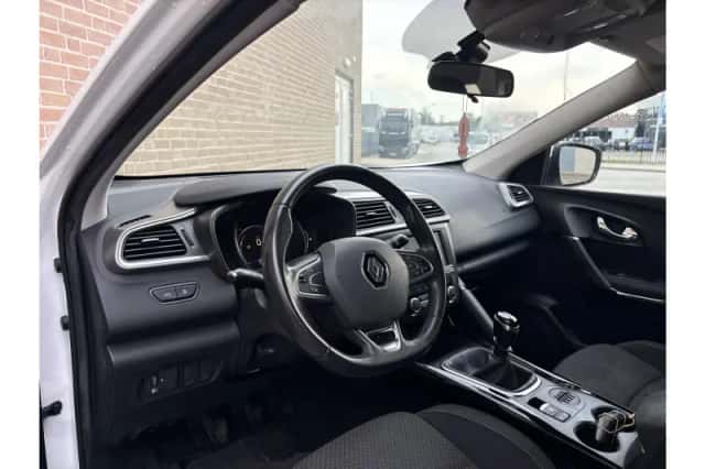Renault Kadjar (2016) thumbnail 3