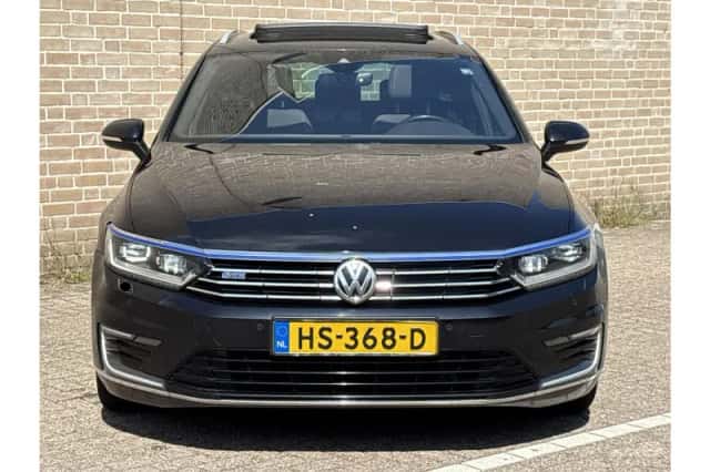 Volkswagen Passat (2015) thumbnail 5