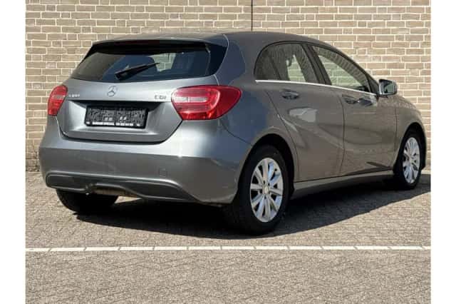 Mercedes-Benz A-Klasse (2012) thumbnail 2