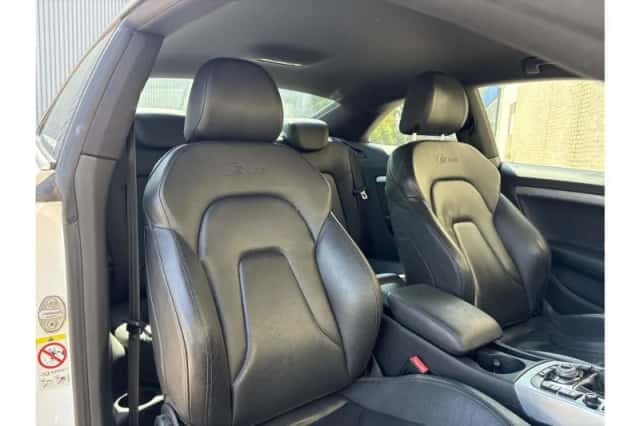 Audi A5 (2010) thumbnail 4