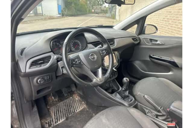 Opel Corsa (2015) thumbnail 3