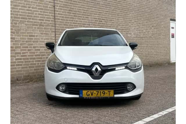 Renault Clio (2015) thumbnail 5