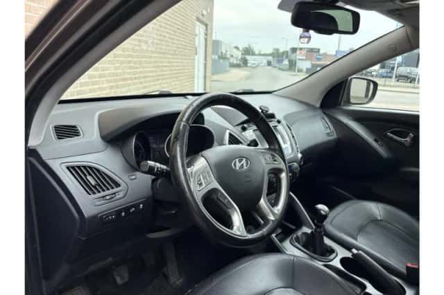 Hyundai ix35 (2011) thumbnail 3