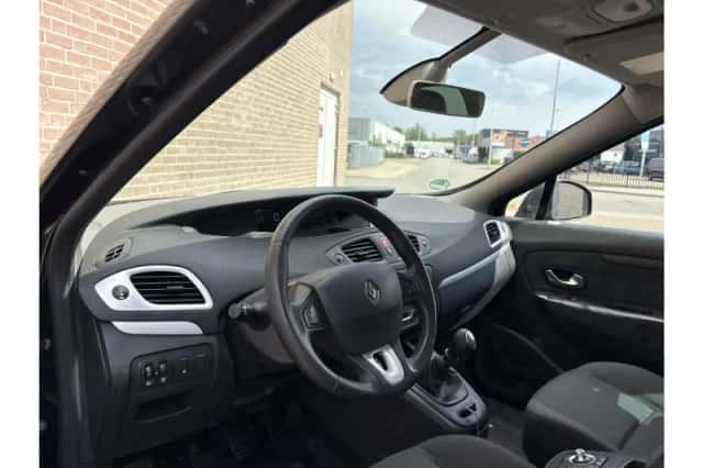 Renault Grand Scénic (2010) thumbnail 3