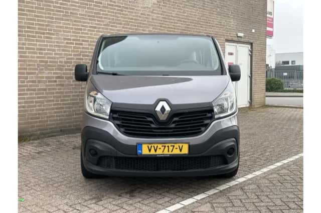 Renault Trafic (2016) thumbnail 5