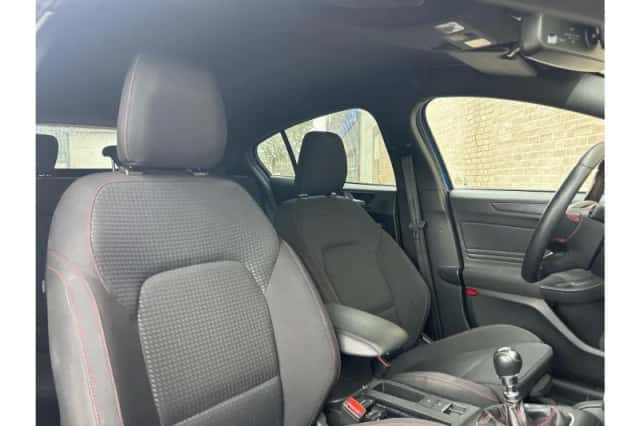 Ford Focus (2019) thumbnail 4