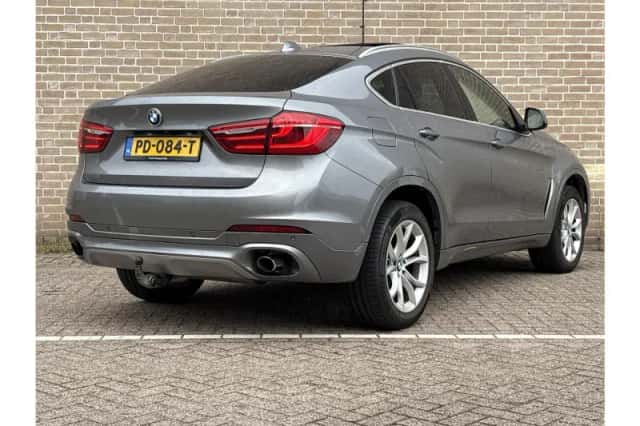 BMW X6 (2016) thumbnail 2