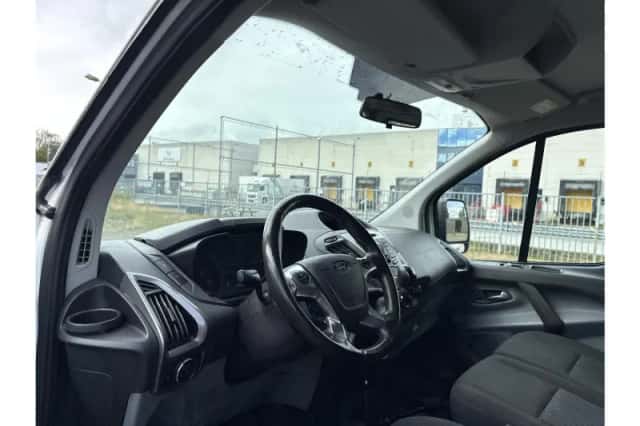 Ford Transit Custom (2017) thumbnail 3