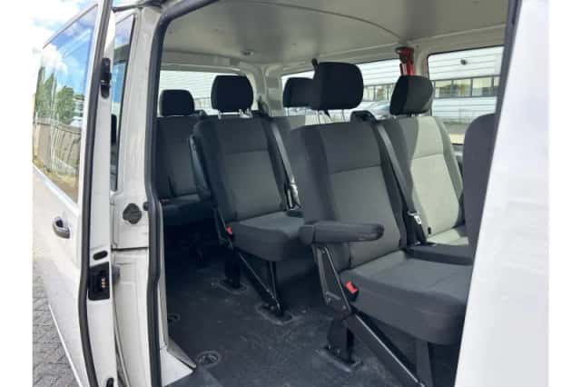 Volkswagen Transporter (2017) thumbnail 4