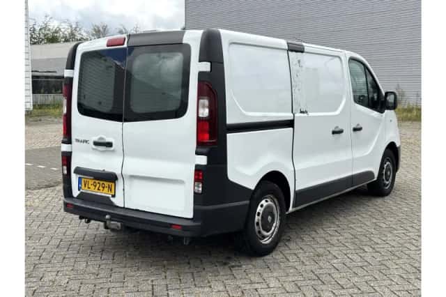 Renault Trafic (2015) thumbnail 2